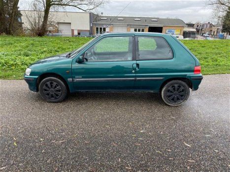 Peugeot 106 - 1.4 Sport APK 27-12-2020 Stuurbekrachtiging , CV, Elektrische ramen - 1