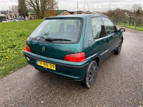 Peugeot 106 - 1.4 Sport APK 27-12-2020 Stuurbekrachtiging , CV, Elektrische ramen - 1