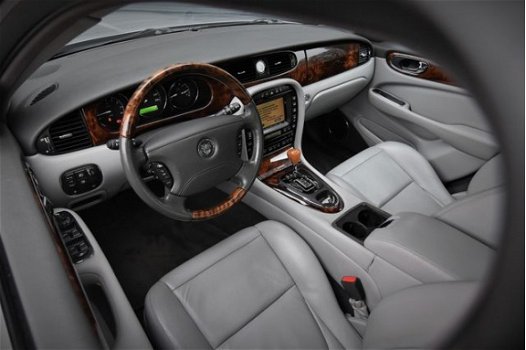 Jaguar XJ - 3.5 V8 Executive | 8 Cilinder | Navigatie | Nette staat - 1