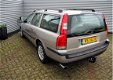 Volvo V70 - 2.4 140pk Comfort Line AUTOM. CLIMA CRUISE YOUNGTIMER - 1 - Thumbnail