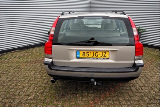 Volvo V70 - 2.4 140pk Comfort Line AUTOM. CLIMA CRUISE YOUNGTIMER - 1