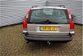 Volvo V70 - 2.4 140pk Comfort Line AUTOM. CLIMA CRUISE YOUNGTIMER - 1 - Thumbnail