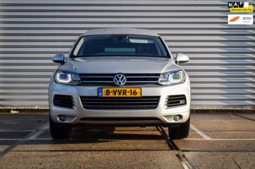 Volkswagen Touareg - 3.0 TDI 2012 (Grijs kenteken) VAN BTW NAVI - 1