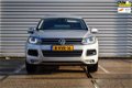 Volkswagen Touareg - 3.0 TDI 2012 (Grijs kenteken) VAN BTW NAVI - 1 - Thumbnail