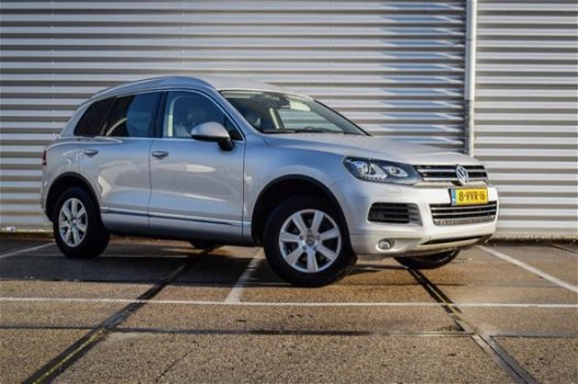 Volkswagen Touareg - 3.0 TDI 2012 (Grijs kenteken) VAN BTW NAVI - 1