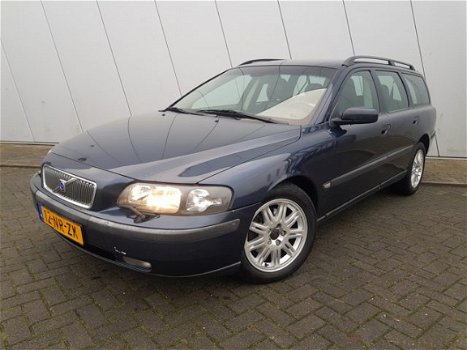 Volvo V70 - 2.4 D5 Black Sapphire Edition II | RIJDT EN SCHAKELT HEERLIJK | - 1