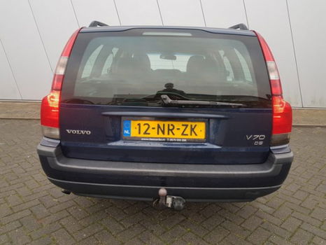 Volvo V70 - 2.4 D5 Black Sapphire Edition II | RIJDT EN SCHAKELT HEERLIJK | - 1