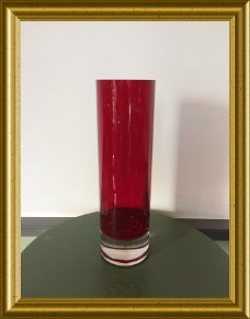 Mooie grote zware rode glazen vaas