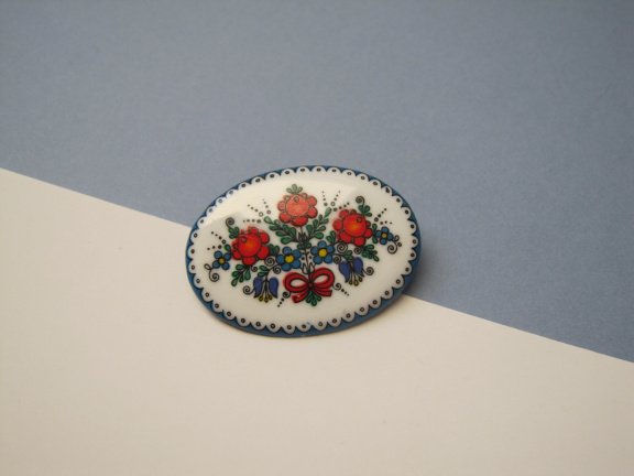 Broche wit blauw vuur emaille met rode bloemen 3.3x2.4 cm - Afbeelding 6