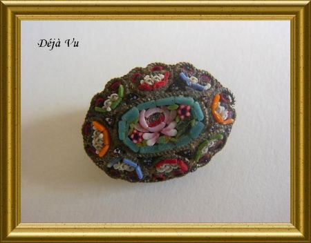 Oude broche ; micro mozaiek steentjes - nr. 1