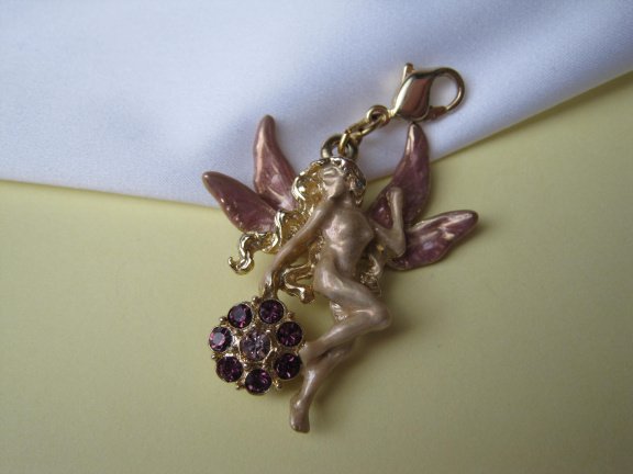 Kettinghanger Kirks Folly goudkleurig emaille Fairy/Fee met paars kristal bal 3.7x3.1 cm. - Afbeelding 7