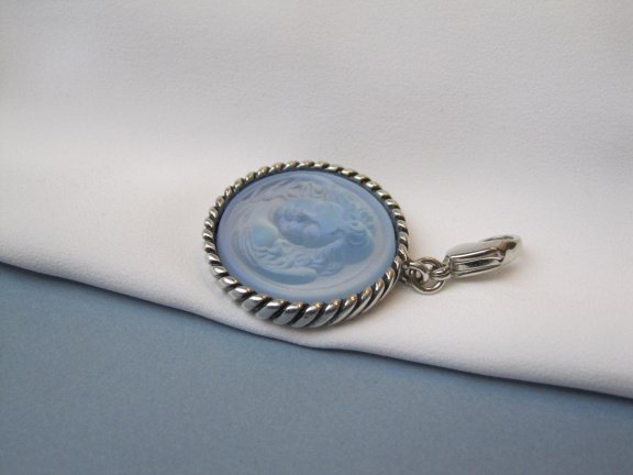 Kettinghanger Kirks Folly zilverkleurig met blauwe glas camee LOVE NEVER DIES 2.9 cm. - Afbeelding 7