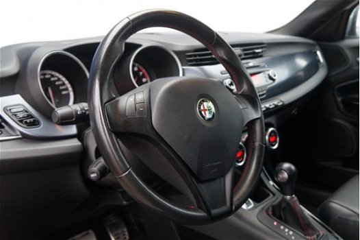 Alfa Romeo Giulietta - 1.4 T Distinctive Sport 170PK+Volleder+Zwartehemel+18
