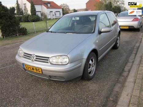 Volkswagen Golf - 1.6-16V FSI - 1