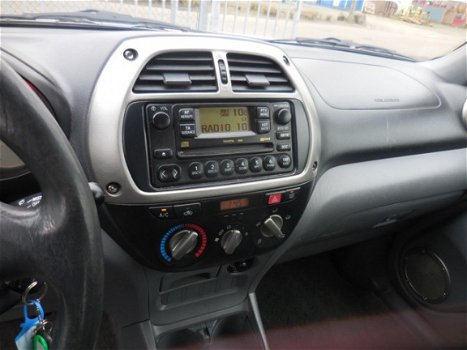 Toyota RAV4 - 1.8-16V VVT-i Luna - 1