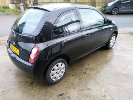 Nissan Micra - 1.0 basis - 1