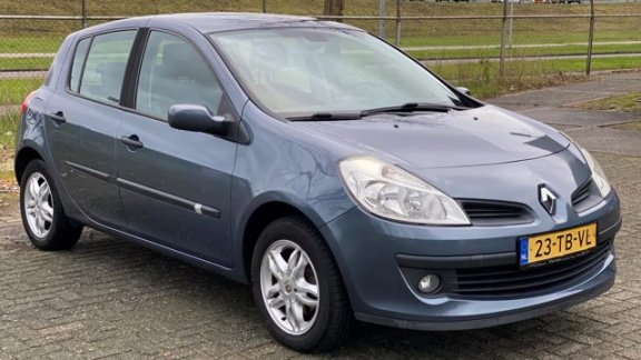 Renault Clio - 1.4-16V Dynamique NL-AUTO incl. NWE GRATIS APK - 1