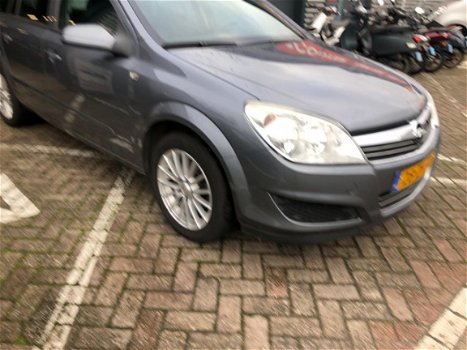 Opel Astra Wagon - 1.6 Business Navigatie climate controle cruise controle lm-velgen trekhaak electr - 1