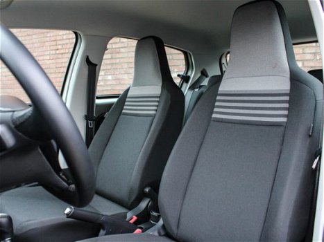 Volkswagen Up! - 1.0 BMT Move Up 75PK ASG Airco, DAB+, Smartphone integratie 'maps+more dock' - 1