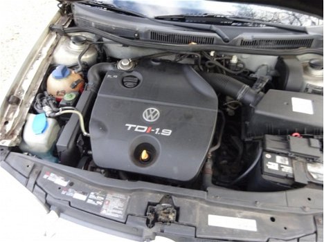 Volkswagen Golf - 1.9 TDI Highline 5-deurs *apk:01-2020 - 1