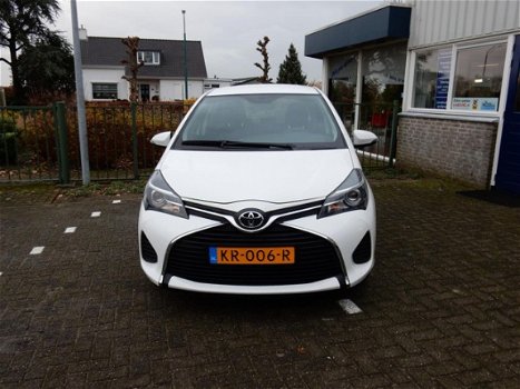 Toyota Yaris - 1.0 VVT-i Aspiration Incl Achteruitrijcamera, Bluetooth - 1