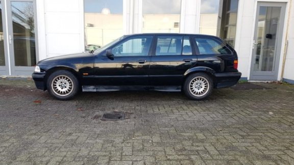 BMW 3-serie Touring - GERESERVEERD - 1