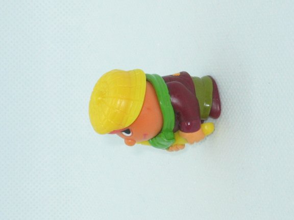 Kogelfiguren - K00-127 - Kinder Surprise - 1999 - Man Met Stokbrood - Afbeelding 2