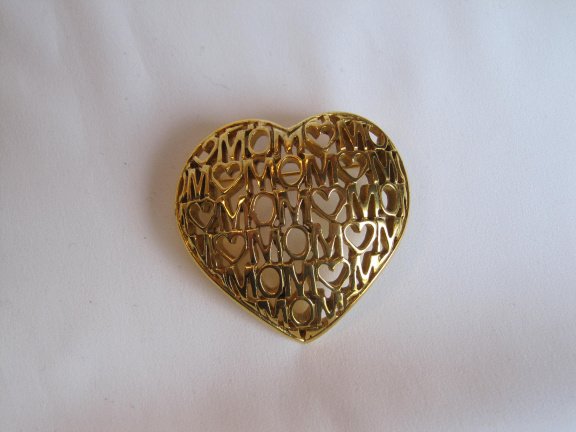 Broche goudkleurig hart met Love Mom hartje Mom 4.1x4.0 cm. - Afbeelding 2