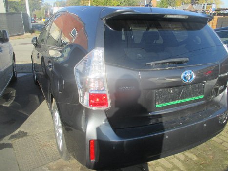 Toyota Grand prius+ '14 hybrid - 1