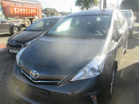 Toyota Grand prius+ '14 hybrid - 7