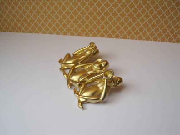 Broche AJC goudkleurige horen zien en zwijgen aapjes 6.1x3.8 cm - Afbeelding 4