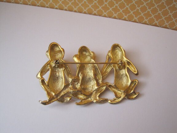 Broche AJC goudkleurige horen zien en zwijgen aapjes 6.1x3.8 cm - Afbeelding 6