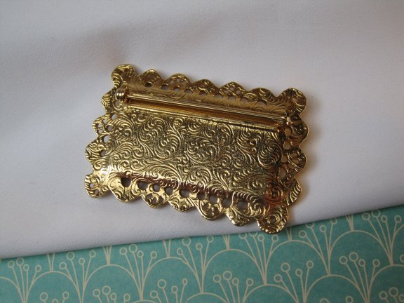 Broche 1928 jewelry compagny goudkleurigen emaille lijstje Forget me not 5.6x3.7 cm. - nr. 1
