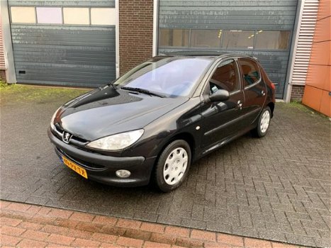 Peugeot 206 - 1.4-16V Gentry - 1