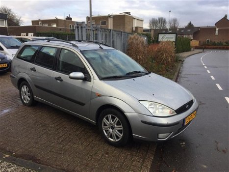 Ford Focus Wagon - 1.6-16V Futura - 1