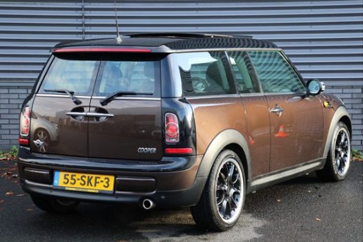 Mini Mini Clubman - 1.6 Cooper Business (NL AUTO/Glazen dak/NAV./LMV/Airco) - 1