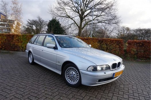 BMW 5-serie Touring - 530d Executive James Bond - 1