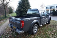 Nissan Navara - 2.5 dCi XE Double Cab Automaat 5 persoons