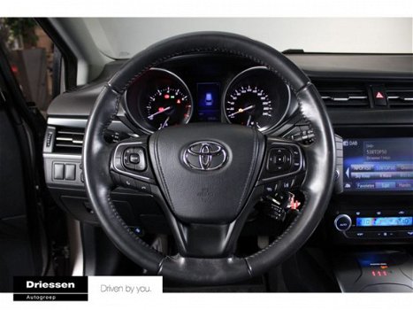 Toyota Avensis Touring Sports - 1.8 VVT-i Lease Pro (Navigatie - Trekhaak - Climate control.) - 1