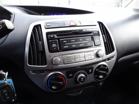 Hyundai i20 - 1.2i i-Drive Sport / Airco / Lm velgen - 1