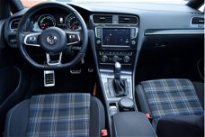 Volkswagen Golf - 1.4 TSI GTE (incl BTW) Panoramadak/Camera/Navigatie