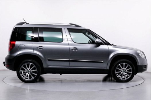 Skoda Yeti - 1.2 TSI Adventure Automaat 1e Eigenaar NL-Auto Navi LMV PDC Achter - 1