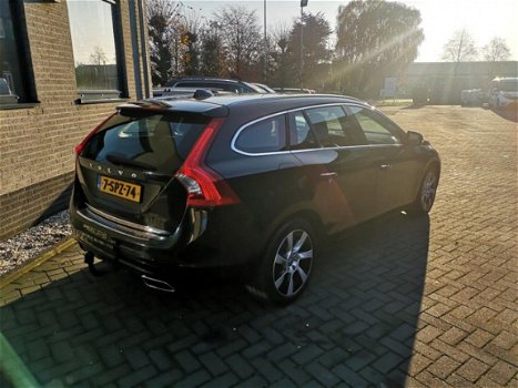 Volvo V60 - 2.4 D6 AWD Plug-In Hybrid Summum 1e eigenaar Model 2014 schuifdak / trekhaak (prijs excl - 1