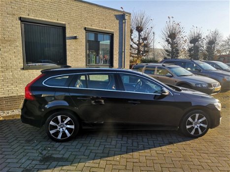 Volvo V60 - 2.4 D6 AWD Plug-In Hybrid Summum 1e eigenaar Model 2014 schuifdak / trekhaak (prijs excl - 1