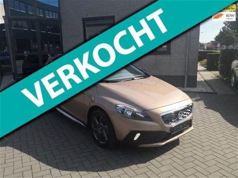 Volvo V40 Cross Country - 2.0 D4 Summum 180pk Schuifdak/Leer/Navi m.2014 - 1