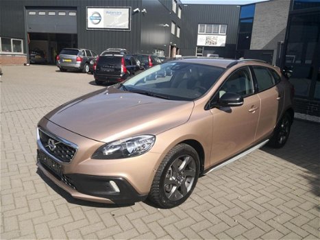 Volvo V40 Cross Country - 2.0 D4 Summum 180pk Schuifdak/Leer/Navi m.2014 - 1