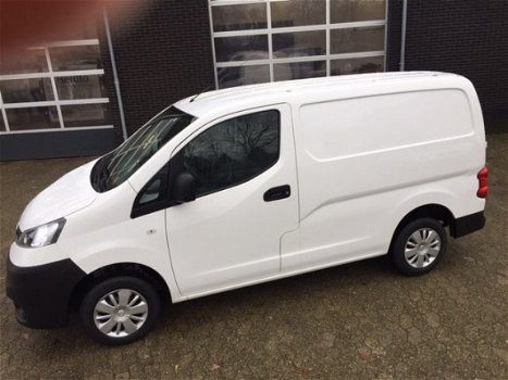 Nissan NV200 - 1.5DCI 66KW AIRCO / TREKHAAK - 1