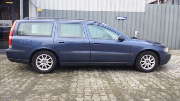 Volvo V70 - 2.4 170PK - 1