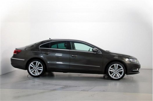 Volkswagen CC - 1.8 TSI 160pk R-Line Navigatie Parkeersensoren Stuurbediening Climate Control - 1