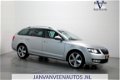 Skoda Octavia Combi - 1.4 TSI 140pk Ambition Business DSG Navigatie Sportstuur Navigatie Sportstoele - 1 - Thumbnail